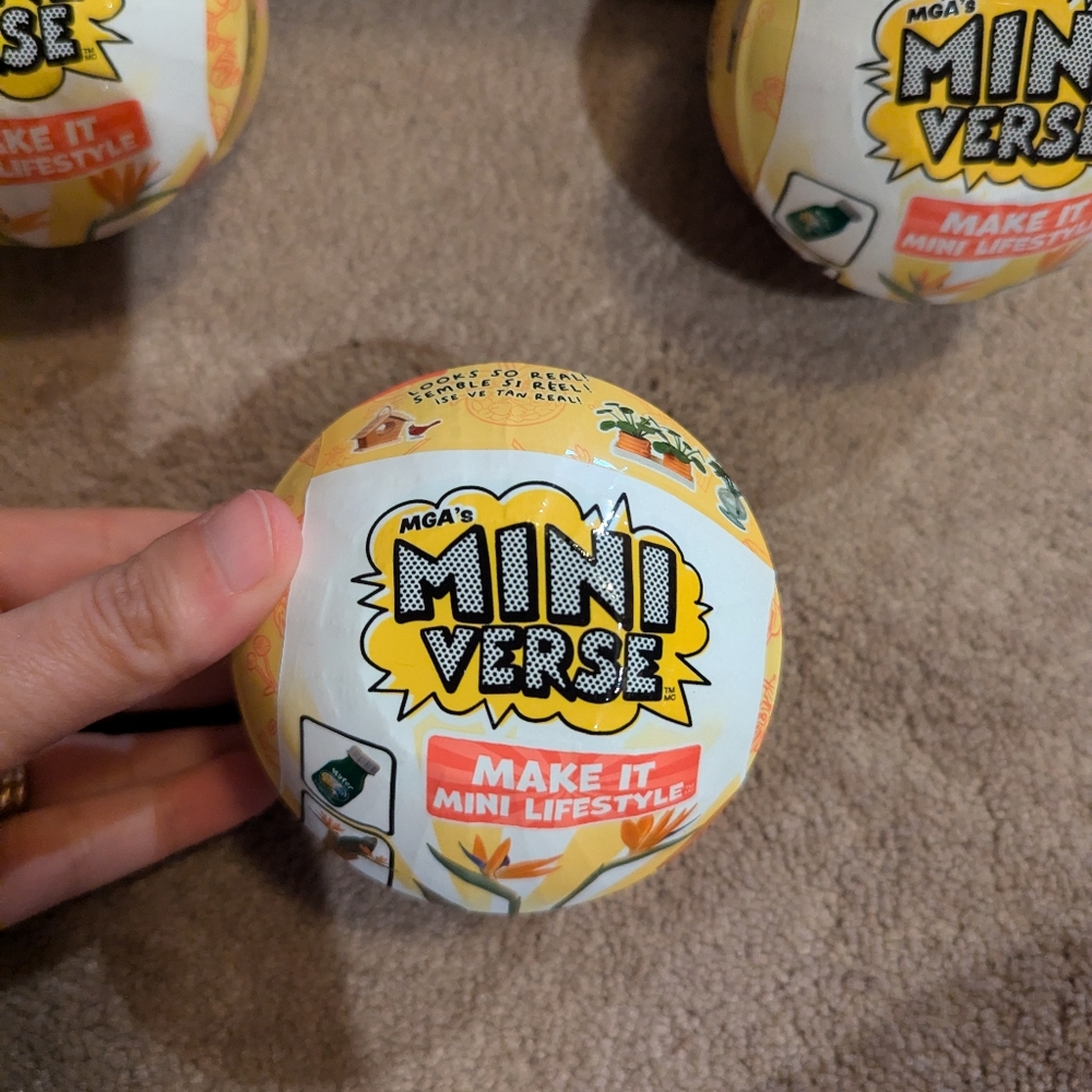 MGA's Miniverse make it mini lifestyle Home Series 1. set of 3 balls - Picture 4 of 4